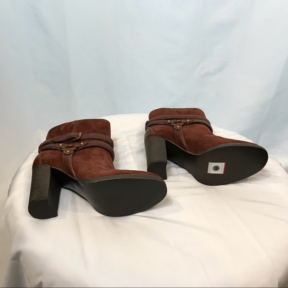 UGG Dandridge Suede Boot in Mahogany - Picture 6 of 8